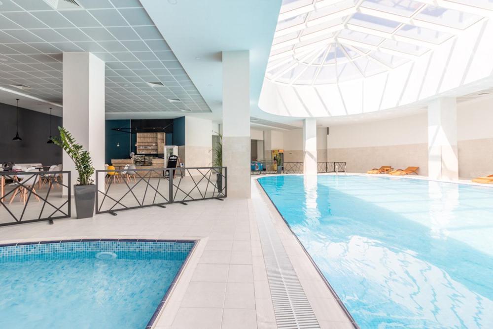 Cevahir Sky City Apartment-Spa & Fitness Center สโกเปีย ภายนอก รูปภาพ